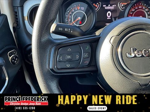 Used 2024 Jeep Gladiator Sport image 15