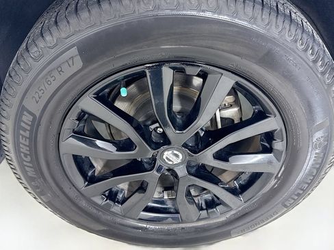 Used 2017 Nissan Rogue SV w/ Midnight Edition Package FWD image 38
