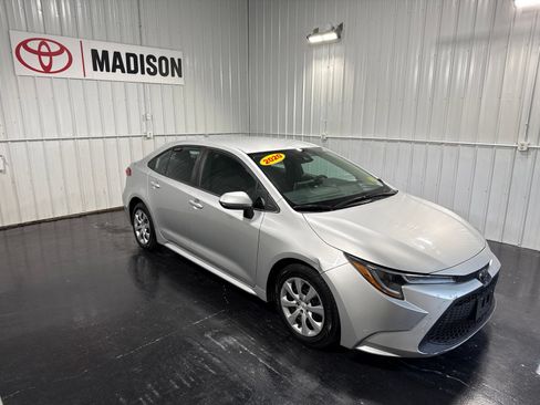 Used 2020 Toyota Corolla LE FWD image 4