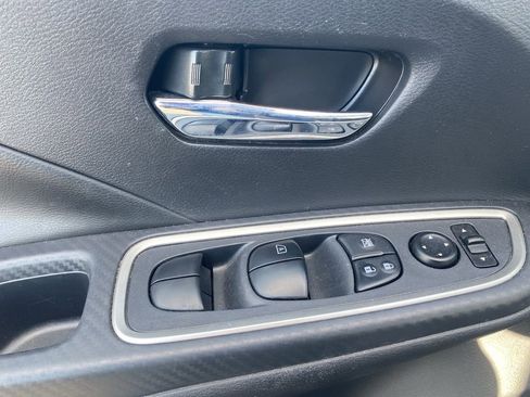 Used 2024 Nissan Versa SR image 14