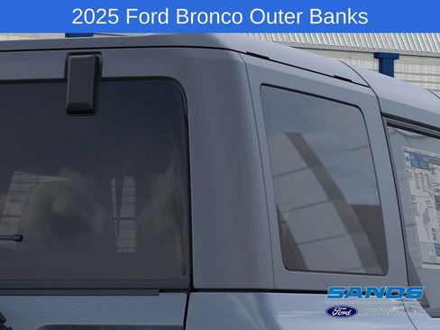 New 2025 Ford Bronco Outer Banks image 25