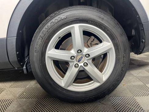 Used 2016 Ford Explorer XLT w/ Equipment Group 202A AWD/4WD image 28