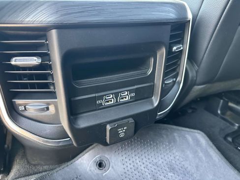 Used 2023 RAM 1500 Laramie AWD/4WD image 9