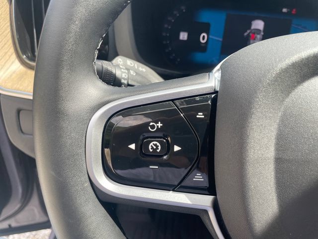 Used 2026 Volvo XC60 B5 Plus AWD/4WD image 31