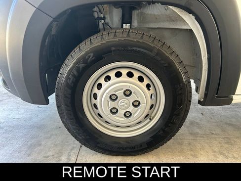 Used 2025 RAM ProMaster 2500 w/ Convenience Group FWD image 14