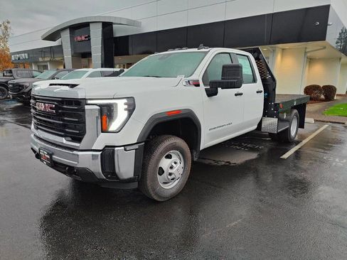 Used 2024 GMC Sierra 3500 Pro image 3