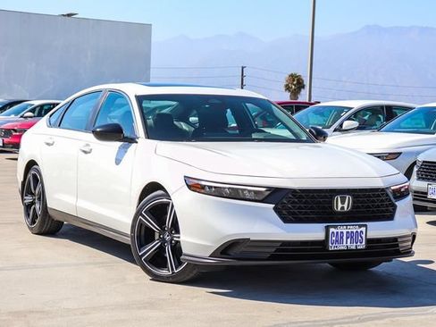 Used 2024 Honda Accord Sport image 2