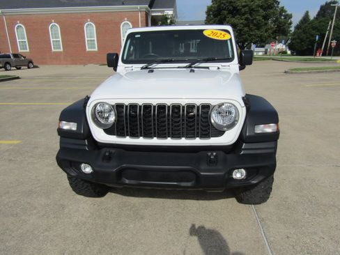 Used 2025 Jeep Wrangler Unlimited Sport AWD/4WD image 8