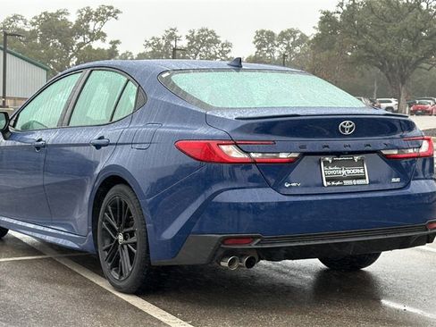 Certified 2025 Toyota Camry SE image 3