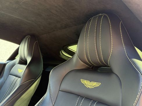 Used 2023 Aston Martin V8 Vantage Coupe RWD image 5