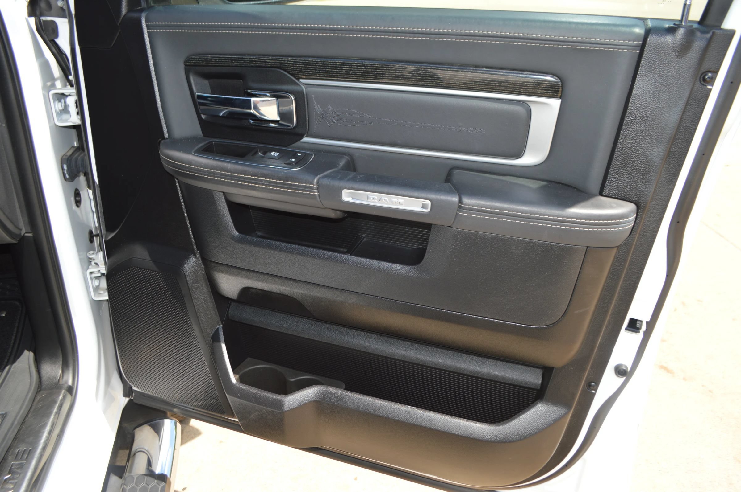Used 2015 RAM 1500 Limited AWD/4WD image 22