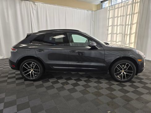 Certified 2024 Porsche Macan image 8
