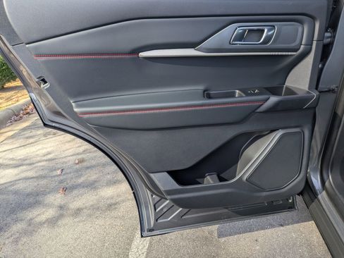 New 2026 Ford Explorer ST-Line w/ ST-Line Street Pack image 25