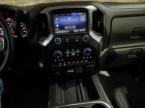 Used 2022 Chevrolet Silverado 1500 LTZ image 19