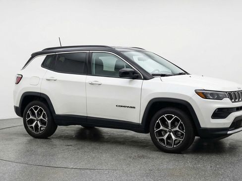 Used 2025 Jeep Compass Limited AWD/4WD image 1