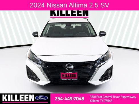Used 2024 Nissan Altima 2.5 SV FWD image 2