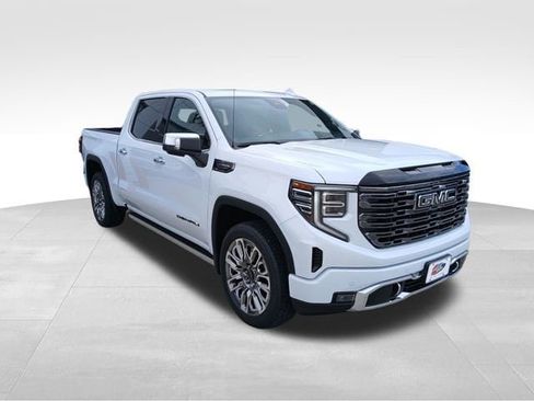 New 2026 GMC Sierra 1500 Denali Ultimate w/ LPO, Black Badging Package image 7