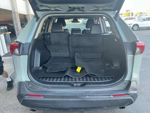 Used 2022 Toyota RAV4 XLE Premium AWD/4WD image 30