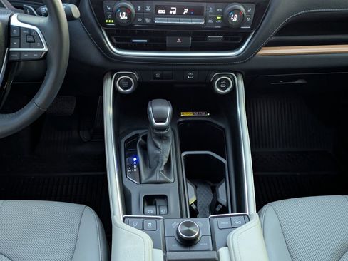 Certified 2024 Toyota Grand Highlander Platinum image 20