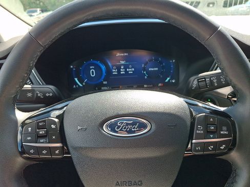 Certified 2022 Ford Escape Titanium w/ Class II Trailer Tow Package AWD/4WD image 21