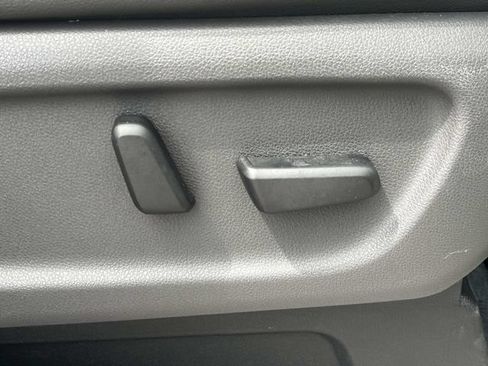 Used 2016 Kia Sedona EX FWD image 25
