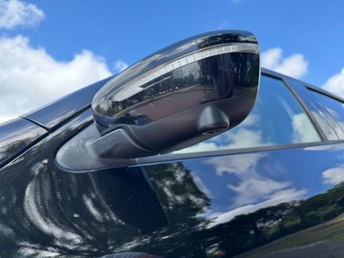 Used 2015 Nissan Juke SL image 8