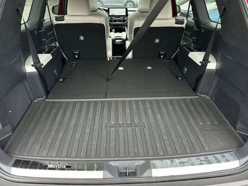 Used 2026 Toyota Grand Highlander AWD Hybrid image 16