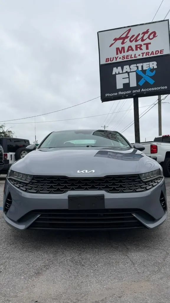 Used 2023 Kia K5 LXS FWD image 1
