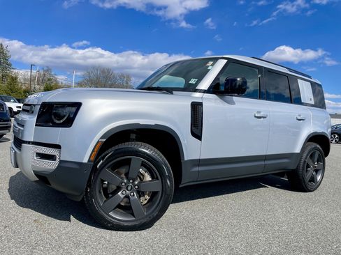 Certified 2024 Land Rover Defender 110 S AWD/4WD image 35