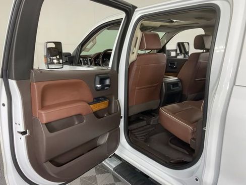 Used 2019 Chevrolet Silverado 2500 High Country w/ Duramax Plus Package image 38