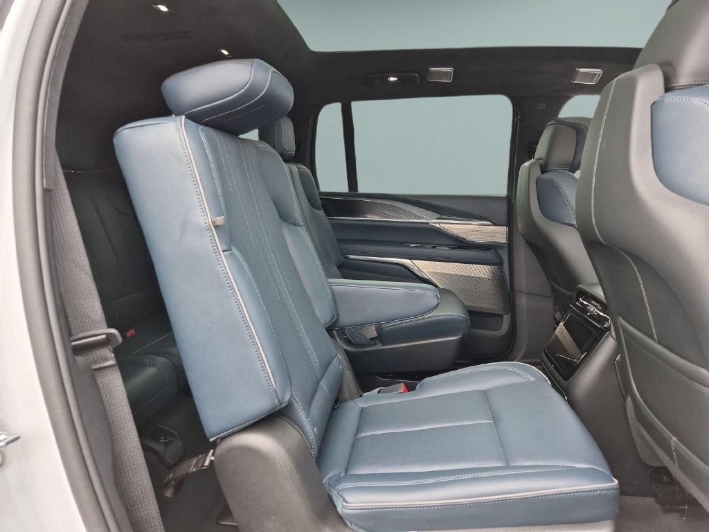 New 2025 Cadillac Escalade IQ Sport 2 AWD/4WD image 26