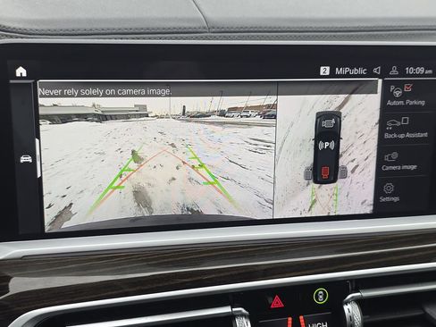 Used 2021 BMW X7 xDrive40i w/ Premium Package image 12