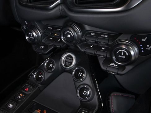 Used 2022 Aston Martin V8 Vantage Coupe image 49