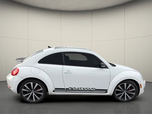 Used 2013 Volkswagen Beetle 2.0T image 8