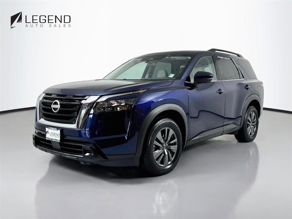 Used 2024 Nissan Pathfinder SV AWD/4WD image 1