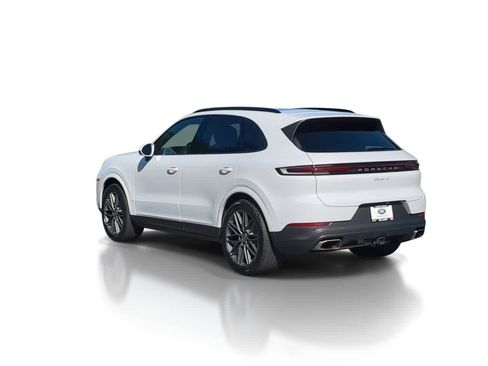 Used 2024 Porsche Cayenne image 6