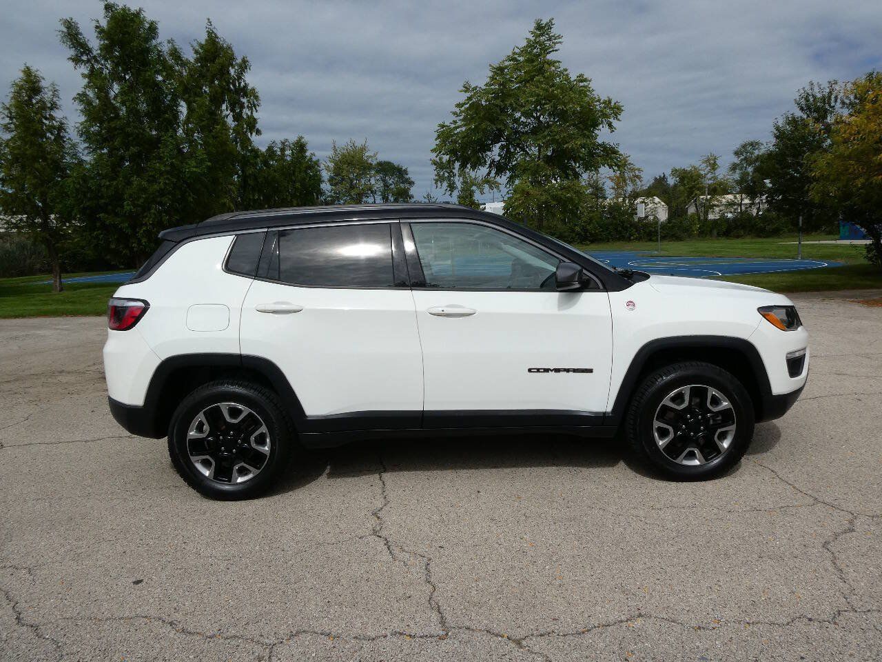 Used 2017 Jeep Compass Trailhawk w/ Leather Interior Group AWD/4WD image 4