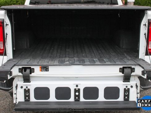 Used 2022 GMC Sierra 1500 SLT w/ X31 Off-Road Package image 8