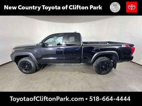 Used 2020 Toyota Tacoma SR w/ SX Package image 6
