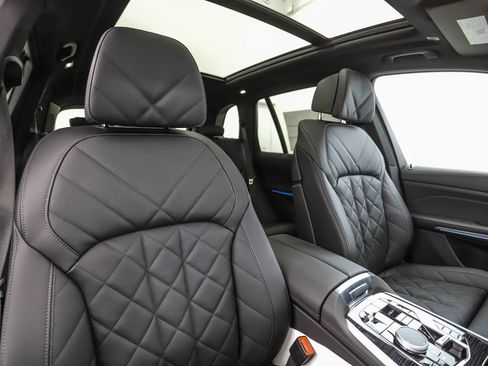 New 2026 BMW X5 xDrive50e w/ M Sport Package AWD/4WD image 32