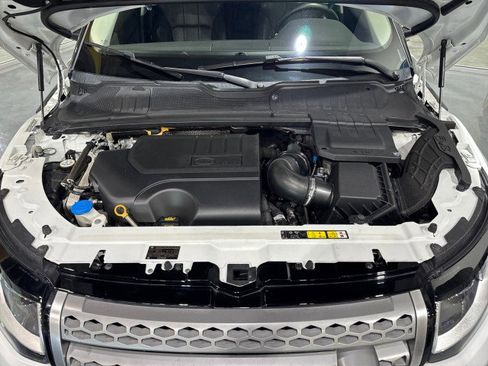 Used 2018 Land Rover Range Rover Evoque AWD/4WD image 9
