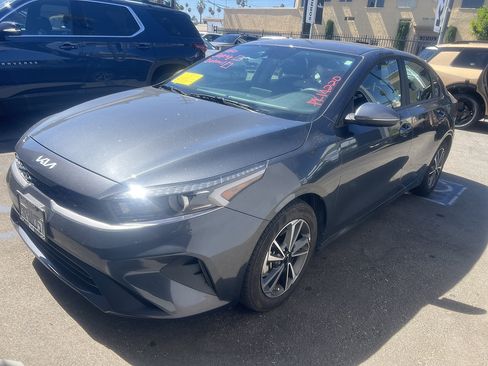 Used 2024 Kia Forte LXS w/ LXS Technology Package FWD image 3