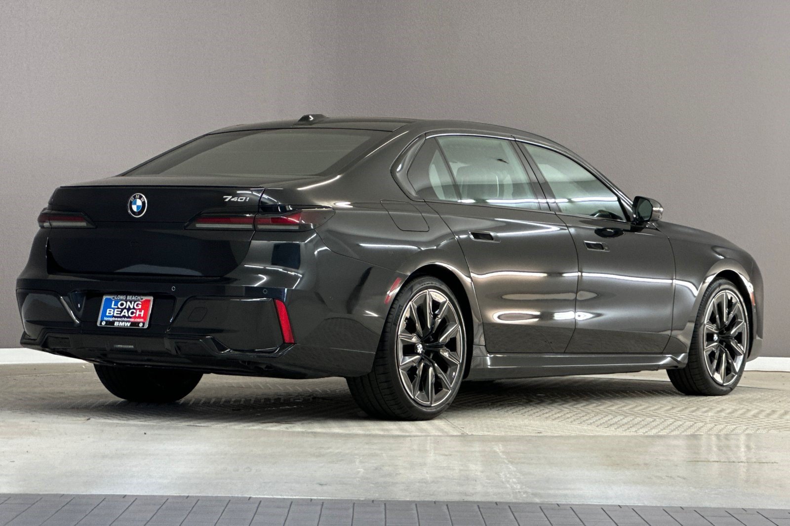 Used 2023 BMW 740i RWD image 8