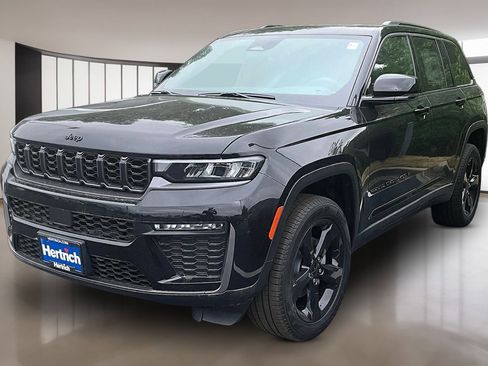 New 2026 Jeep Grand Cherokee Limited w/ Limited Altitude Package AWD/4WD image 2