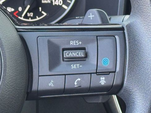 Certified 2023 Nissan Rogue SV FWD image 17
