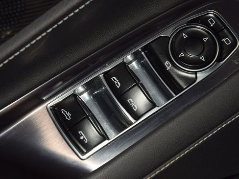 Used 2023 Chevrolet Corvette Stingray Preferred Conv w/ Z51 Performance Package RWD image 37