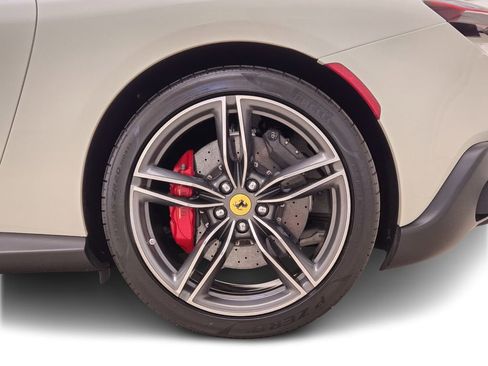 Used 2024 Ferrari Roma RWD image 15