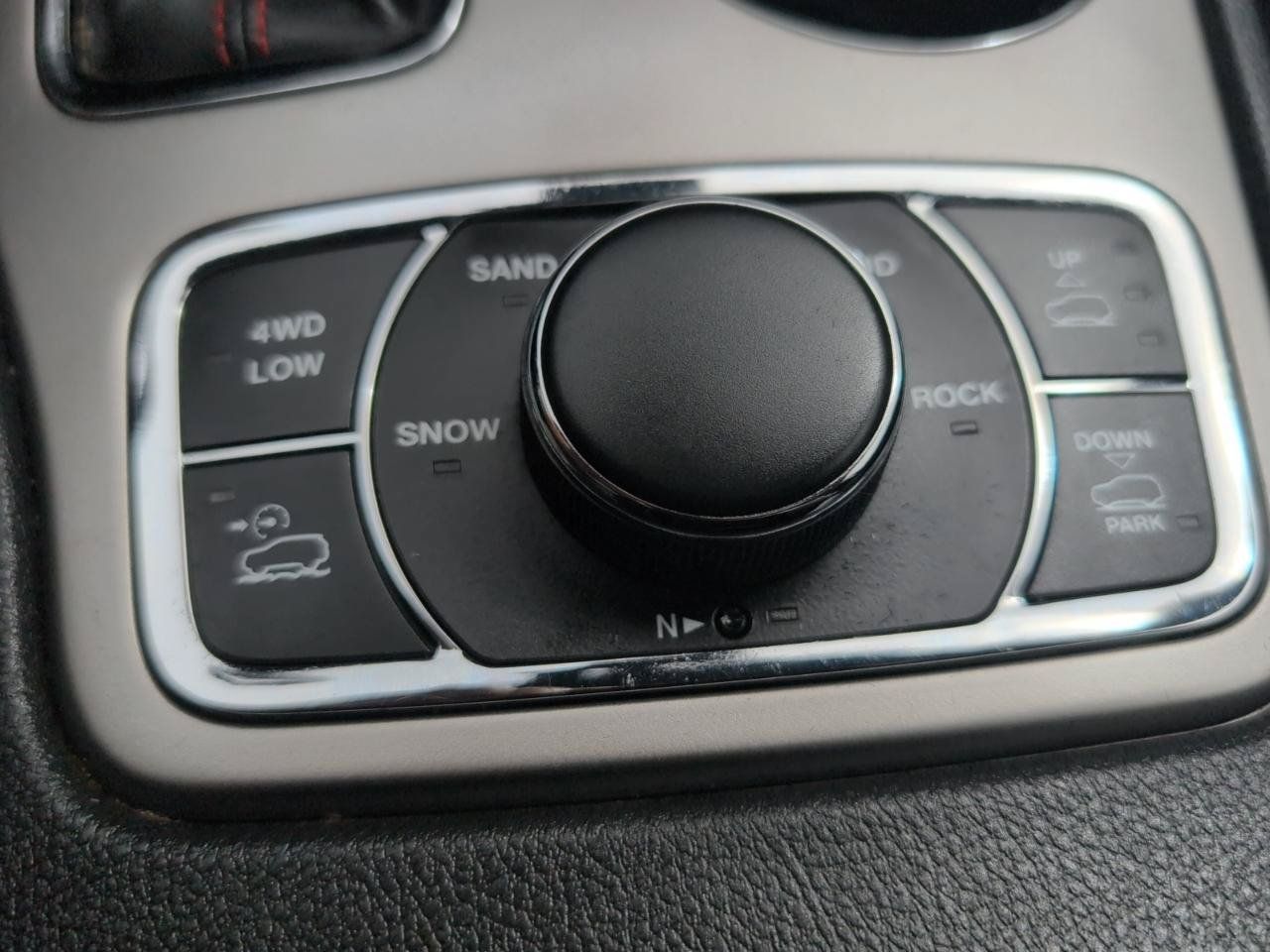 Used 2018 Jeep Grand Cherokee Trailhawk w/ Trailhawk Luxury Group AWD/4WD image 23