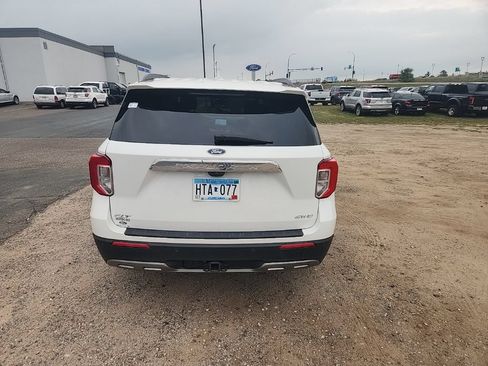 Used 2021 Ford Explorer XLT w/ Equipment Group 202A AWD/4WD image 4