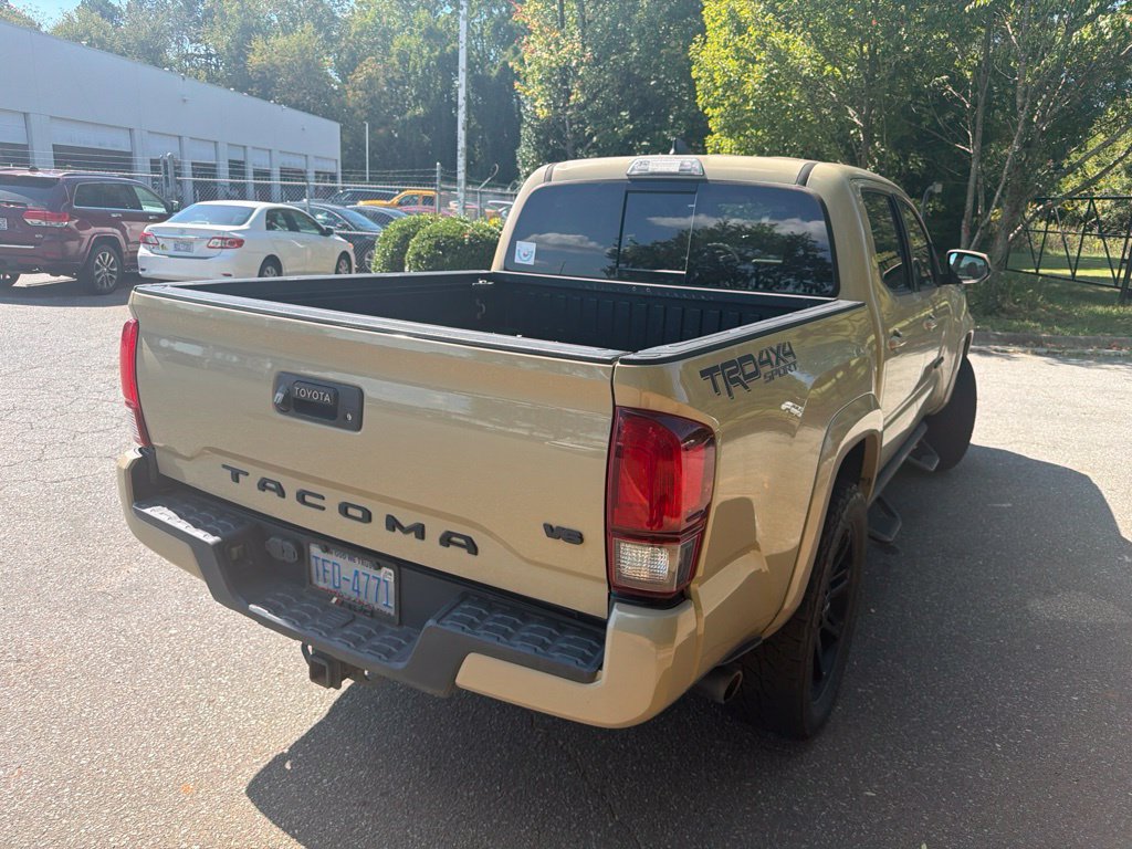 Used 2018 Toyota Tacoma TRD Sport AWD/4WD image 15